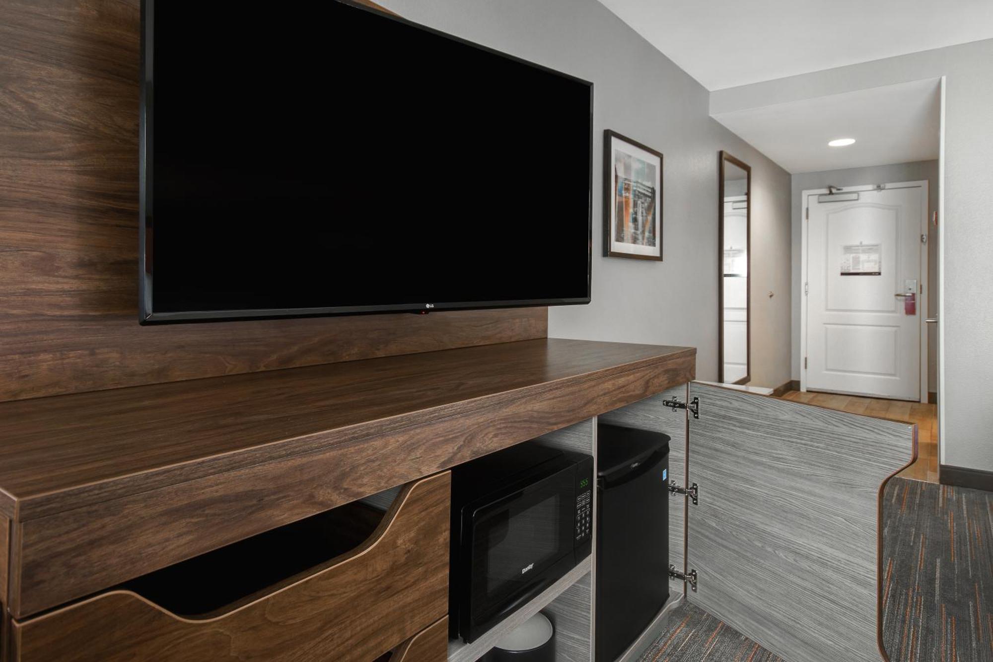 Hampton Inn & Suites Yonkers Rum bild