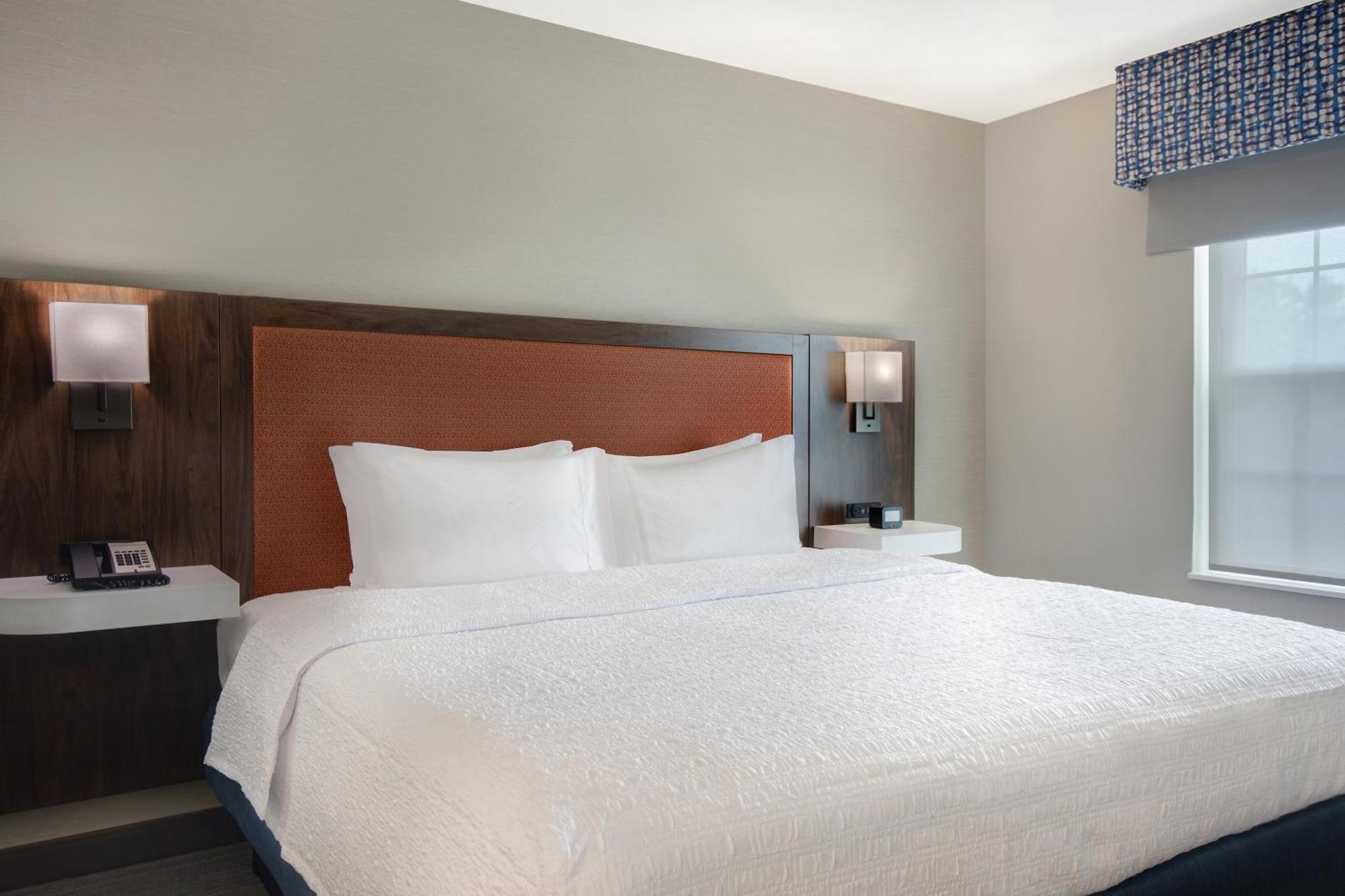 Hampton Inn & Suites Yonkers Rum bild
